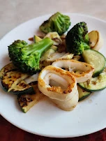 Tintenfisch Und Gemüse Vom Grill-buffet